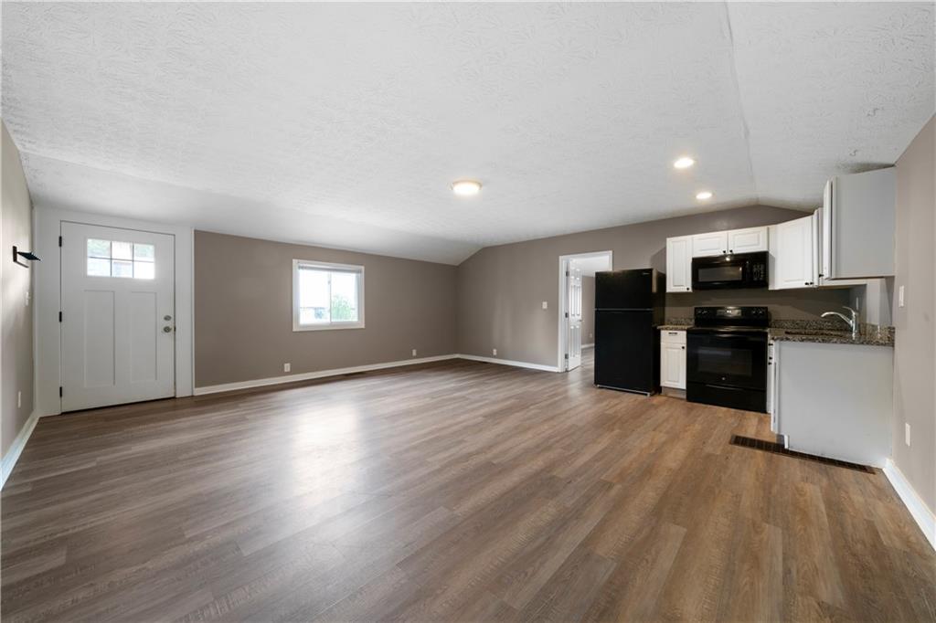 1317 Cassville Road