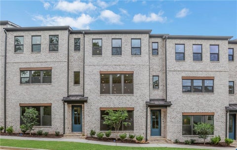 Townhouse For Sale - 114 Bridgecrest Road #8<br/> Roswell, GA 30075