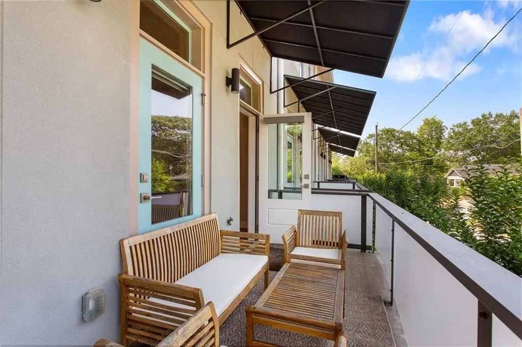 Atlanta, Georgia 30316, United States, 4 Bedrooms Bedrooms, ,3 BathroomsBathrooms,Residential,Pending,144472