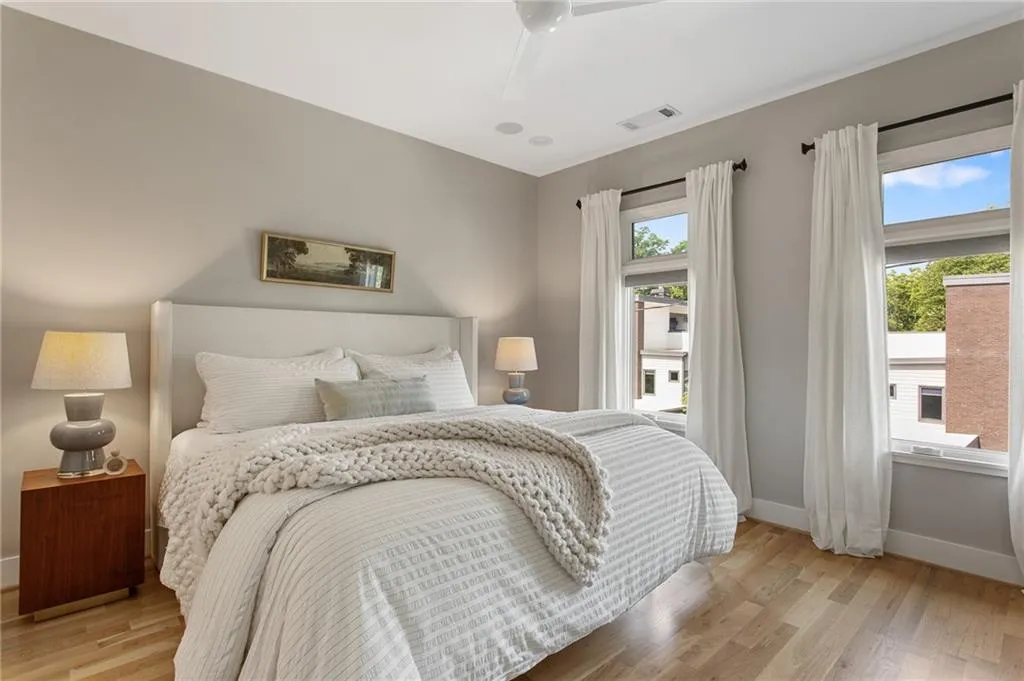 Atlanta, Georgia 30316, United States, 4 Bedrooms Bedrooms, ,3 BathroomsBathrooms,Residential,Pending,144472