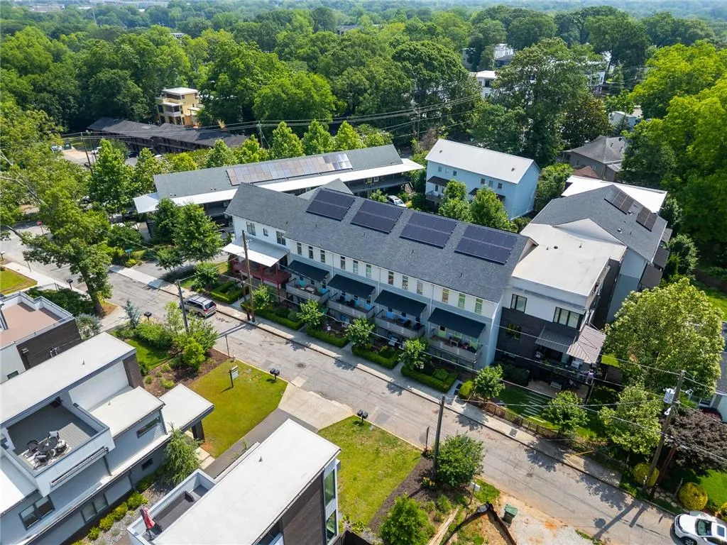 Atlanta, Georgia 30316, United States, 4 Bedrooms Bedrooms, ,3 BathroomsBathrooms,Residential,Pending,144472