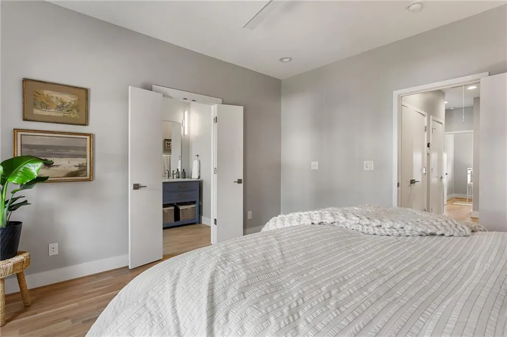 Atlanta, Georgia 30316, United States, 4 Bedrooms Bedrooms, ,3 BathroomsBathrooms,Residential,Pending,144472