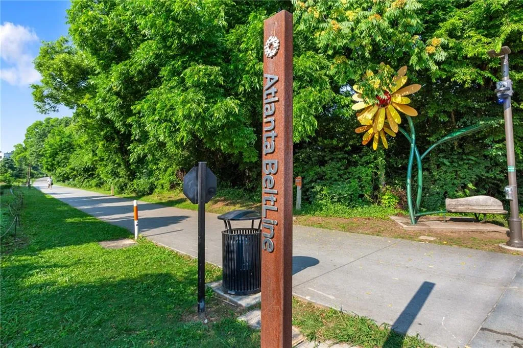 Atlanta, Georgia 30316, United States, 4 Bedrooms Bedrooms, ,3 BathroomsBathrooms,Residential,Pending,144472