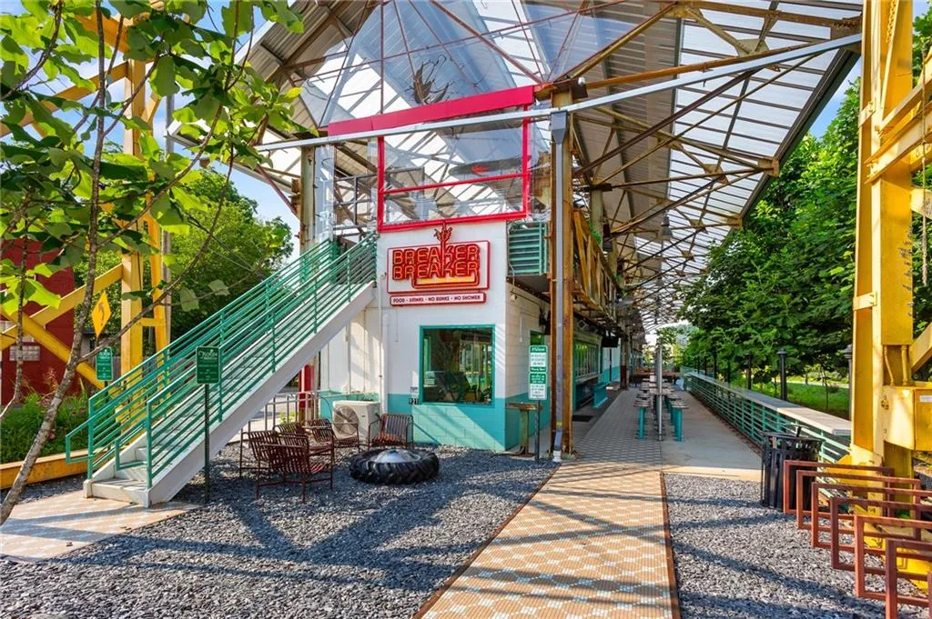 Atlanta, Georgia 30316, United States, 4 Bedrooms Bedrooms, ,3 BathroomsBathrooms,Residential,Pending,144472