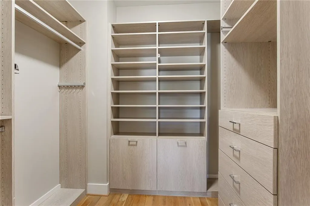 Atlanta, Georgia 30316, United States, 4 Bedrooms Bedrooms, ,3 BathroomsBathrooms,Residential,Pending,144472