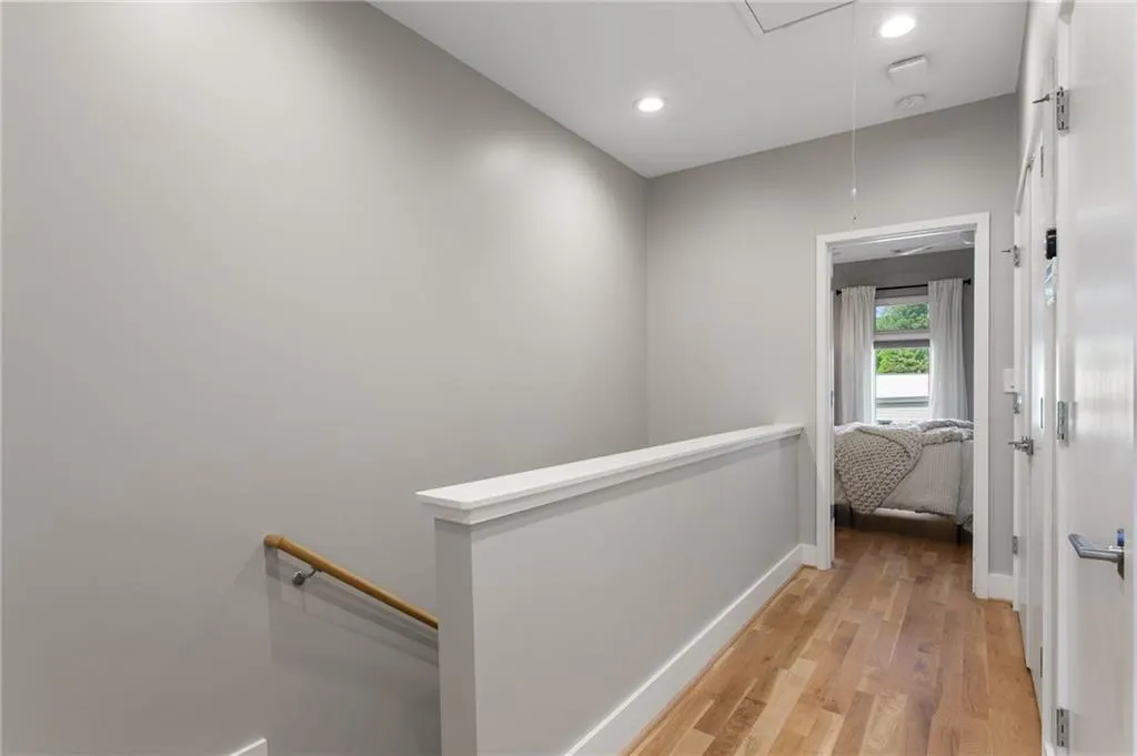 Atlanta, Georgia 30316, United States, 4 Bedrooms Bedrooms, ,3 BathroomsBathrooms,Residential,Pending,144472