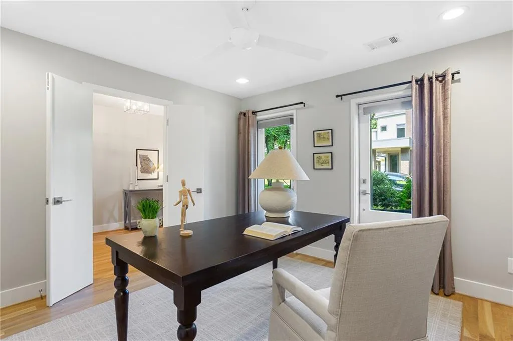 Atlanta, Georgia 30316, United States, 4 Bedrooms Bedrooms, ,3 BathroomsBathrooms,Residential,Pending,144472