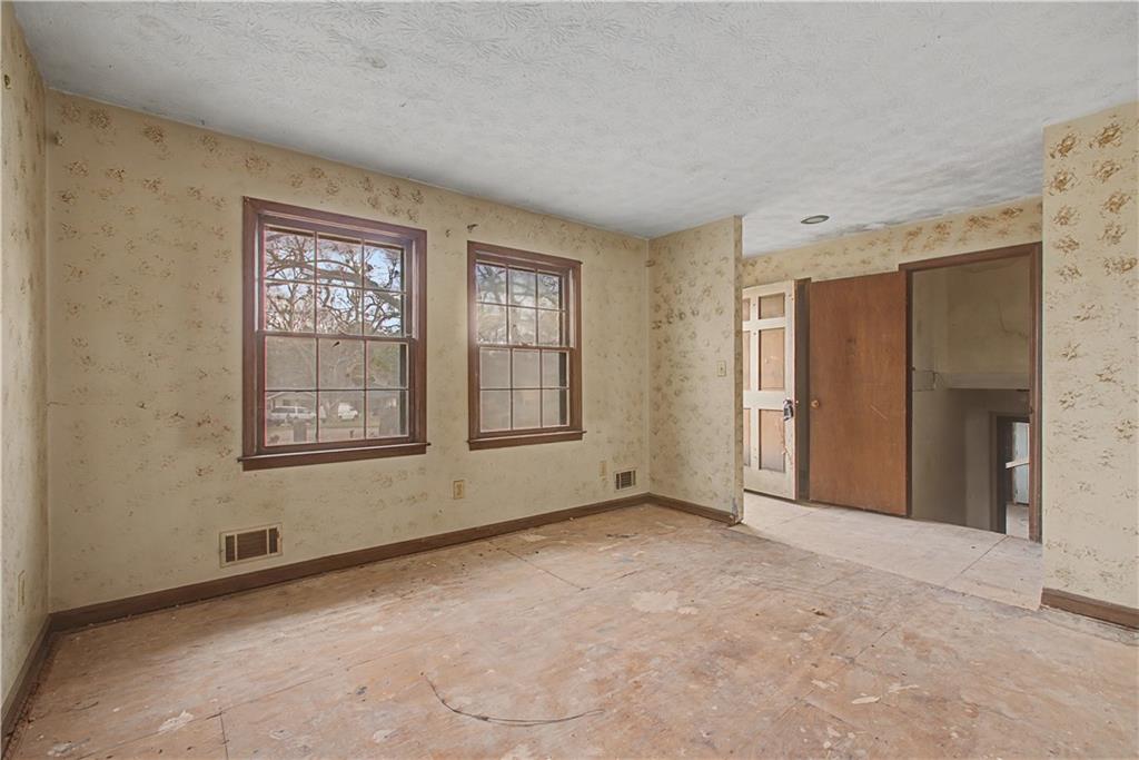 2116 Indian Hill Road