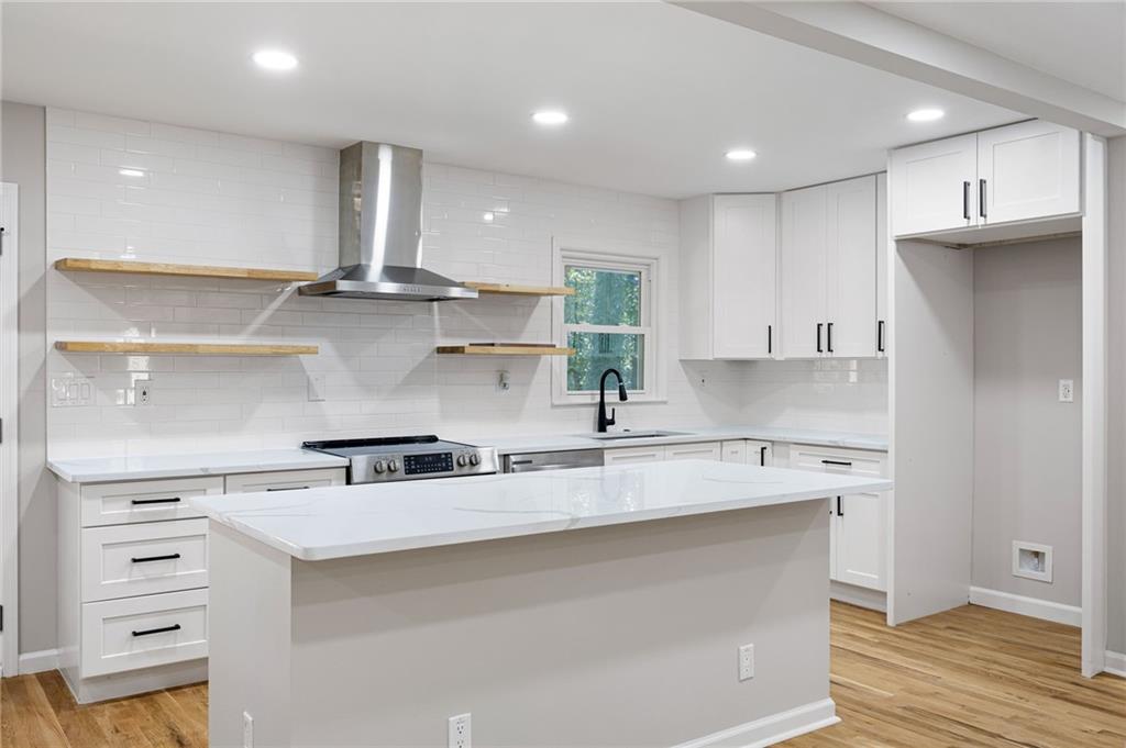 380 Thornwood Drive
