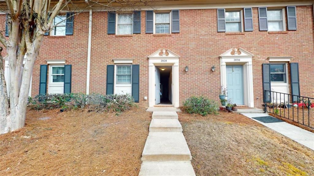 !!!PRICE IMPROVEMENT!!! Amazing 2 Bedroom 2.5 Bath Home just Minutes from Avalon and Downtown Alpharetta!!! Newly Updated with Brand New Kitchen, Flooring, Granite Counters, Stainless Steel Appliances, Open to Living Area with Fireplace and view to Private Rear Courtyard! Dual Master Suites on upper level for Teen/Roommate Suite! Personal Parking Spaces in front of Unit Walks you Right In! Freshly painted Throughout! Like Brand New but at a much better price! Just waiting to be enjoyed!!!