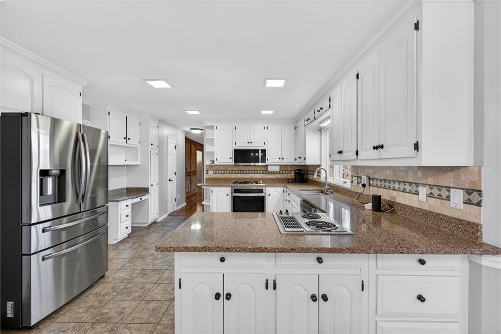 1111 Honeysuckle Drive