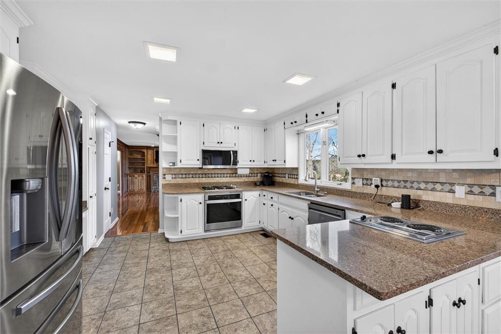 1111 Honeysuckle Drive