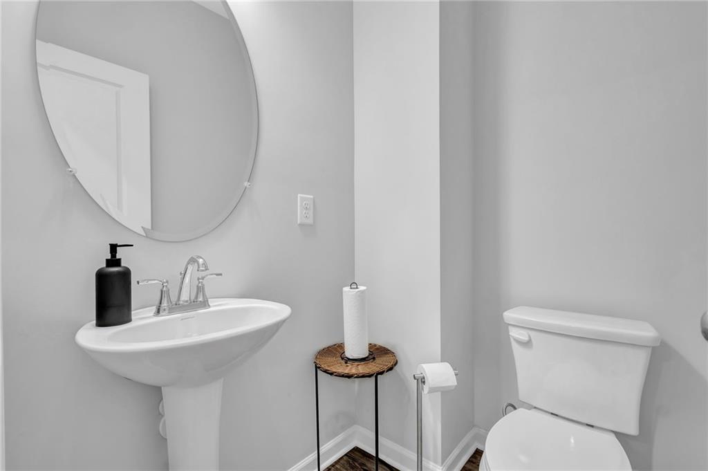 2136 Garden Place, Atlanta, Georgia image 6