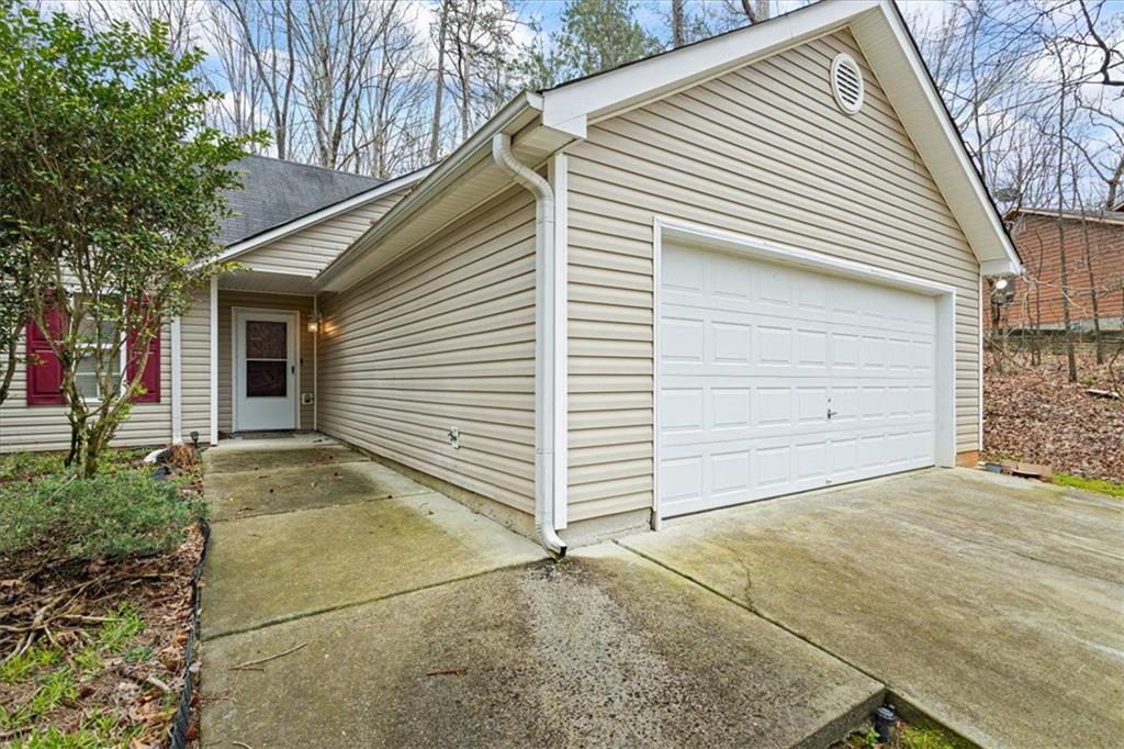 300 Lakeside Drive, Covington, Georgia image 2