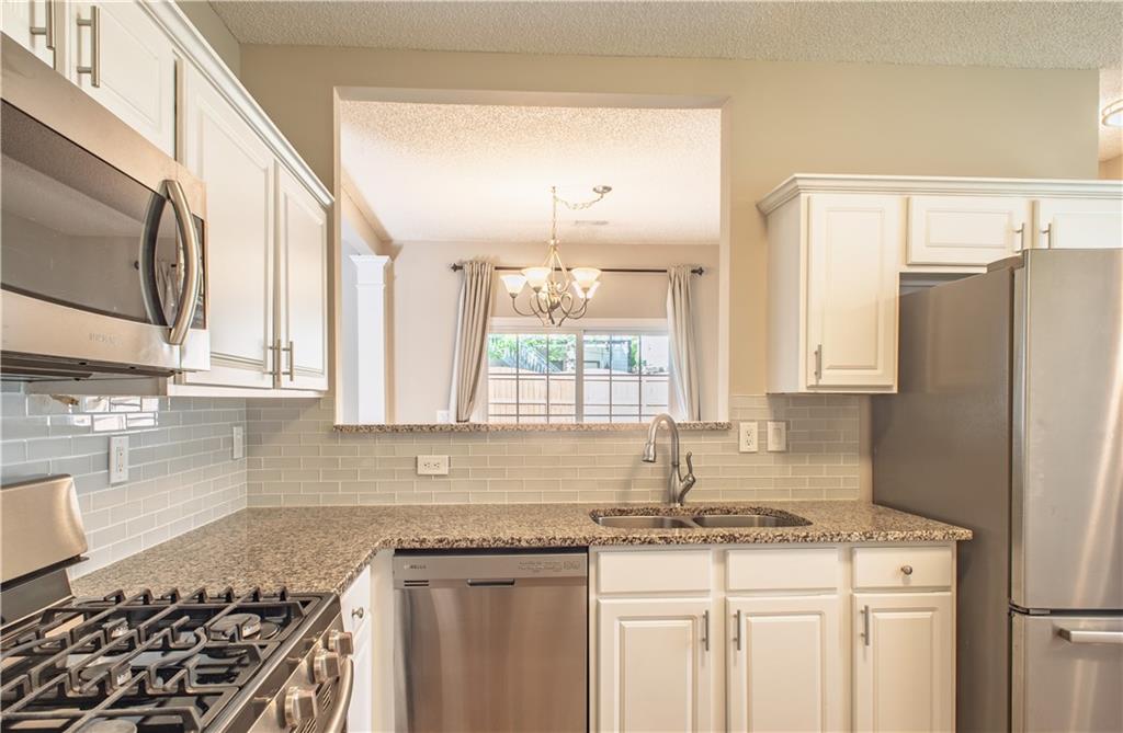 558 Lullingstone Drive