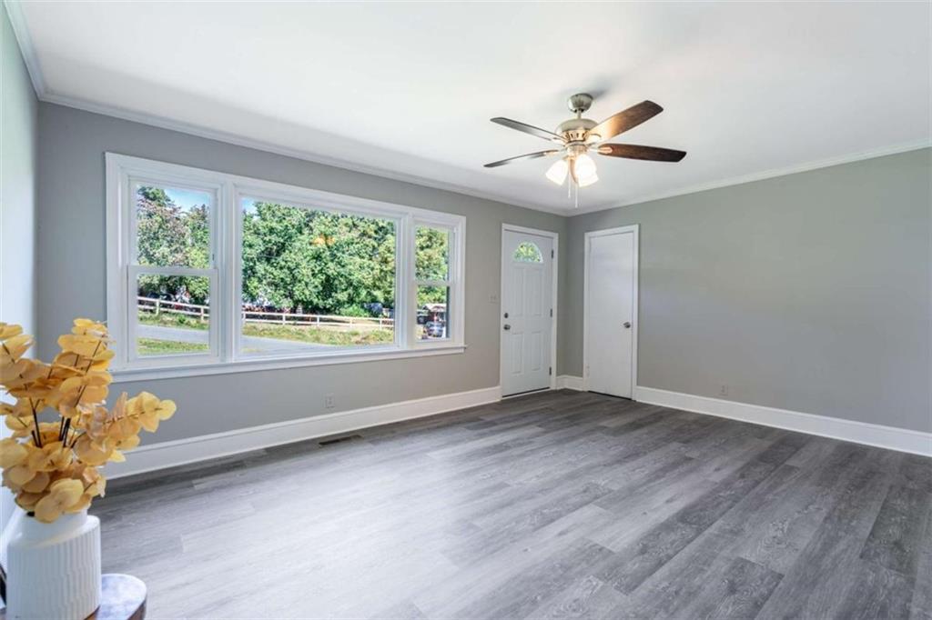 26 Lady Marian Drive NE