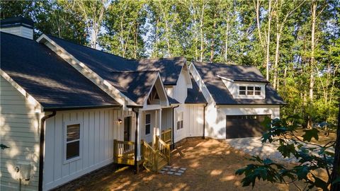 A home in Dawsonville