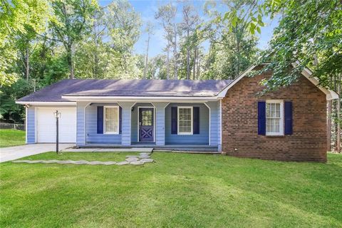 Homes For Sale - 8605 Collins Drive<br/> Jonesboro, GA 30236