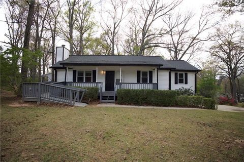 Homes For Sale - 2955 Flowers Drive<br/> Douglasville, GA 30135