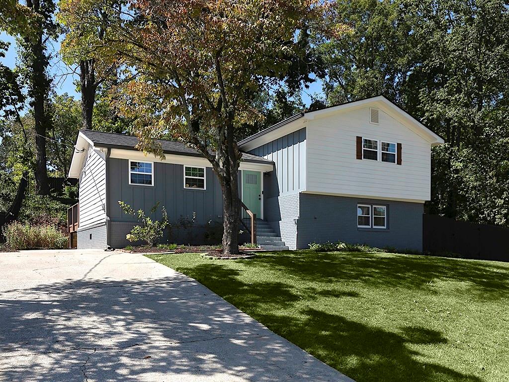6914 Fairway Trail