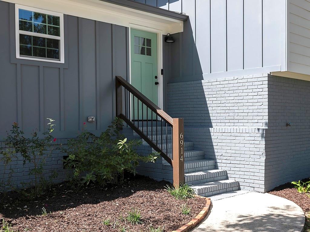 6914 Fairway Trail
