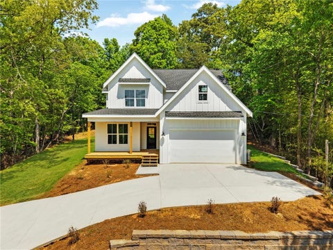 Homes For Sale - 6144 Cardinal Drive<br/> Gainesville, GA 30506