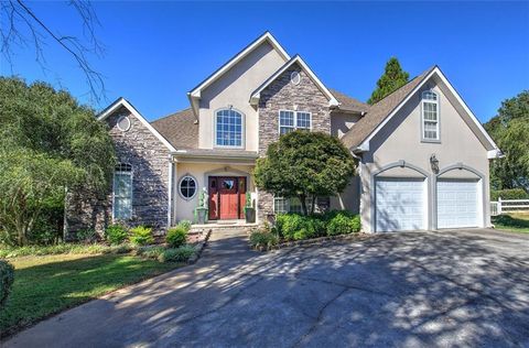 A home in Adairsville