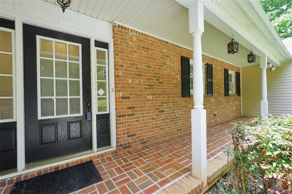 280 W Knight Road W