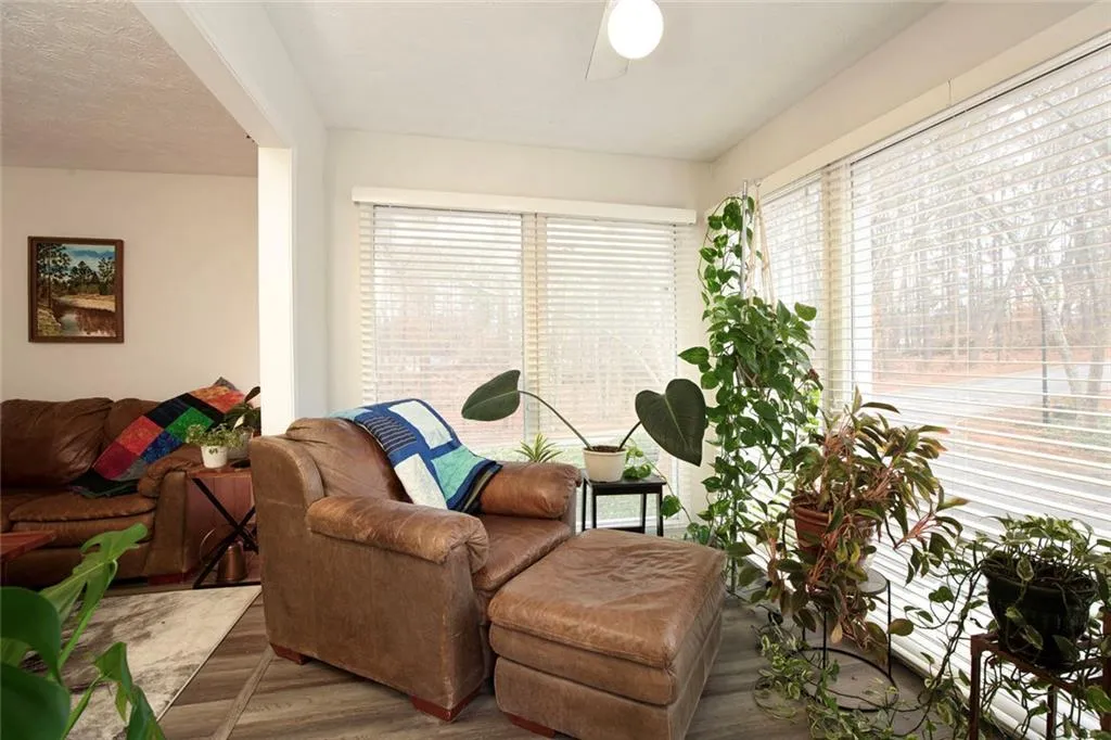 Atlanta, Georgia 30350, United States, 2 Bedrooms Bedrooms, ,1 BathroomBathrooms,Residential,Active,254000