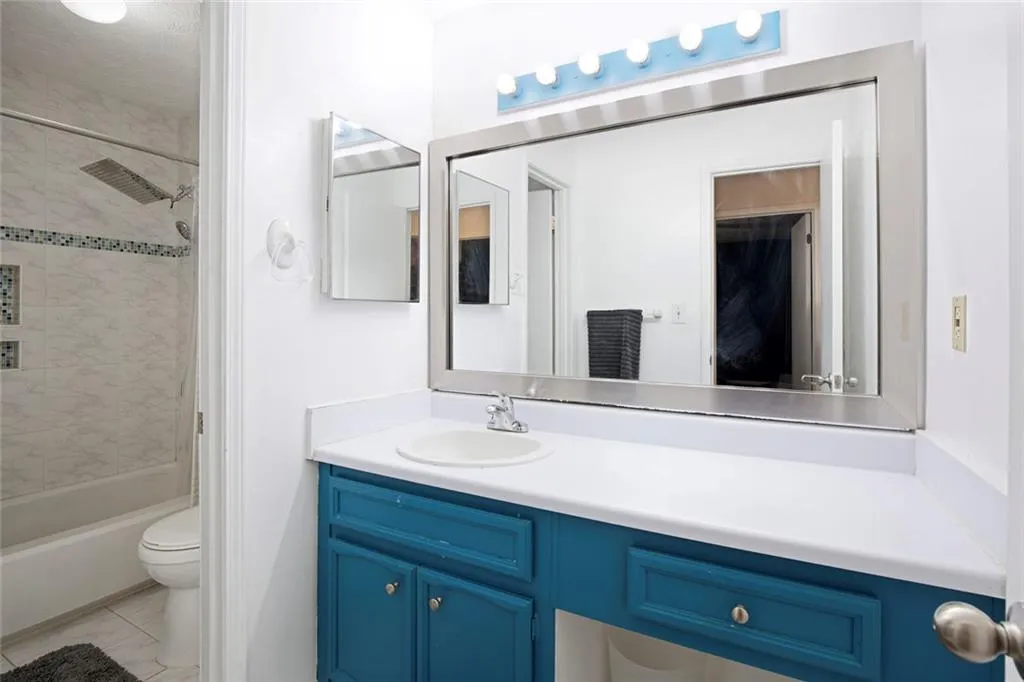 Atlanta, Georgia 30350, United States, 2 Bedrooms Bedrooms, ,1 BathroomBathrooms,Residential,Active,254000