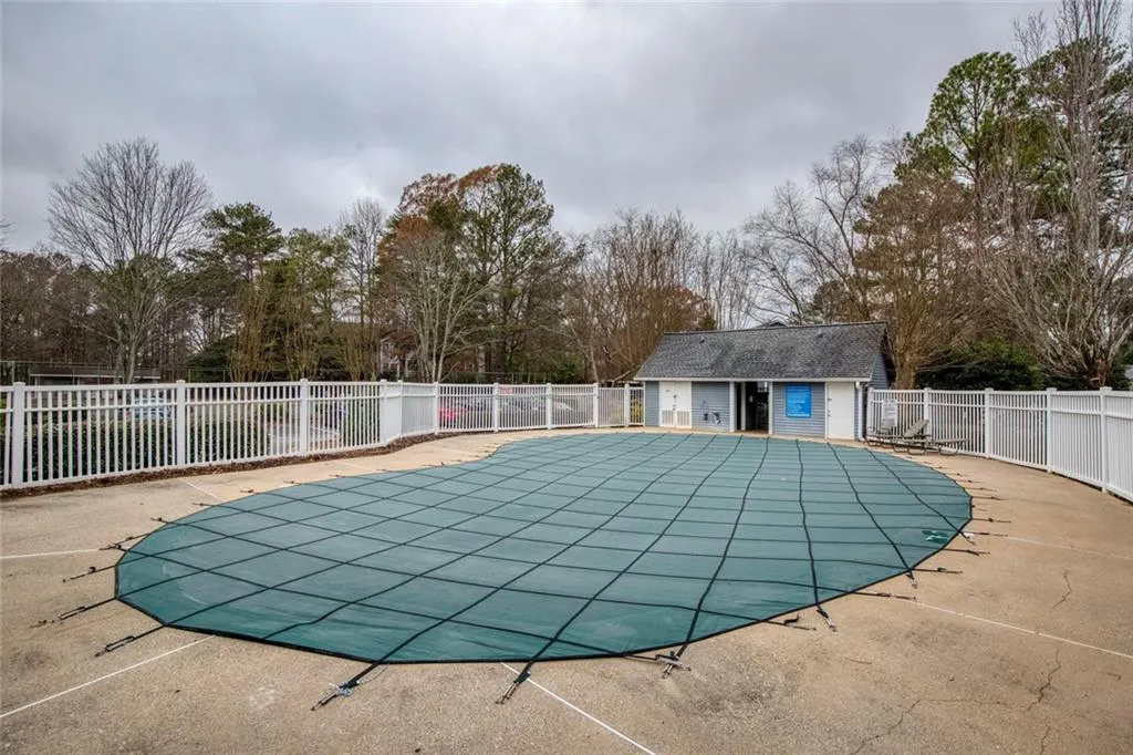 Atlanta, Georgia 30350, United States, 2 Bedrooms Bedrooms, ,1 BathroomBathrooms,Residential,Active,254000