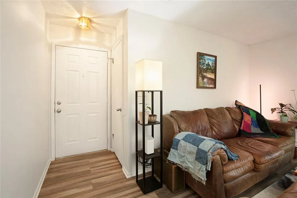 Atlanta, Georgia 30350, United States, 2 Bedrooms Bedrooms, ,1 BathroomBathrooms,Residential,Active,254000