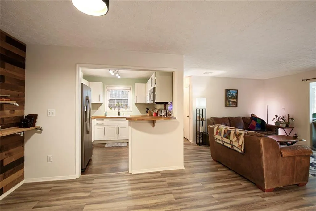 Atlanta, Georgia 30350, United States, 2 Bedrooms Bedrooms, ,1 BathroomBathrooms,Residential,Active,254000