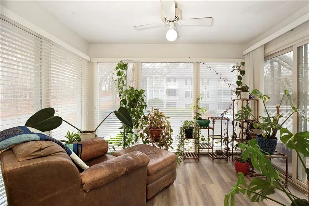 Atlanta, Georgia 30350, United States, 2 Bedrooms Bedrooms, ,1 BathroomBathrooms,Residential,Active,254000