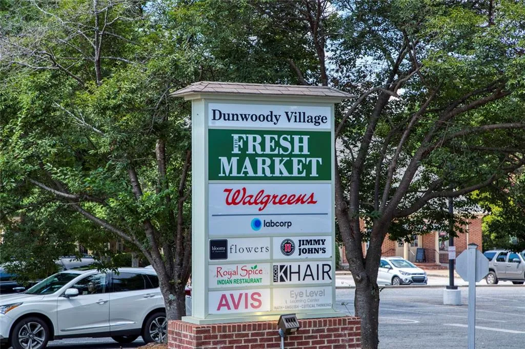 Atlanta, Georgia 30350, United States, 2 Bedrooms Bedrooms, ,1 BathroomBathrooms,Residential,Active,254000