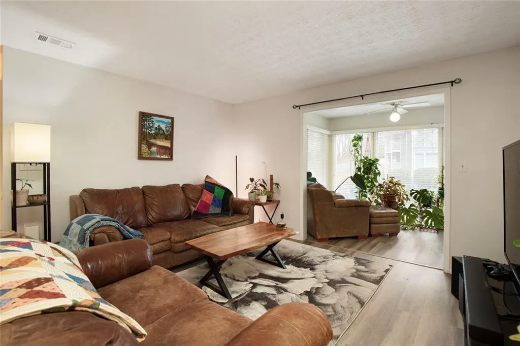 Atlanta, Georgia 30350, United States, 2 Bedrooms Bedrooms, ,1 BathroomBathrooms,Residential,Active,254000