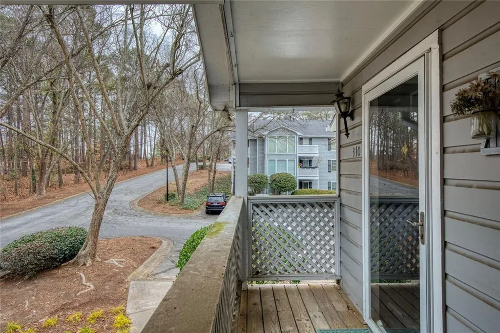 Atlanta, Georgia 30350, United States, 2 Bedrooms Bedrooms, ,1 BathroomBathrooms,Residential,Active,254000