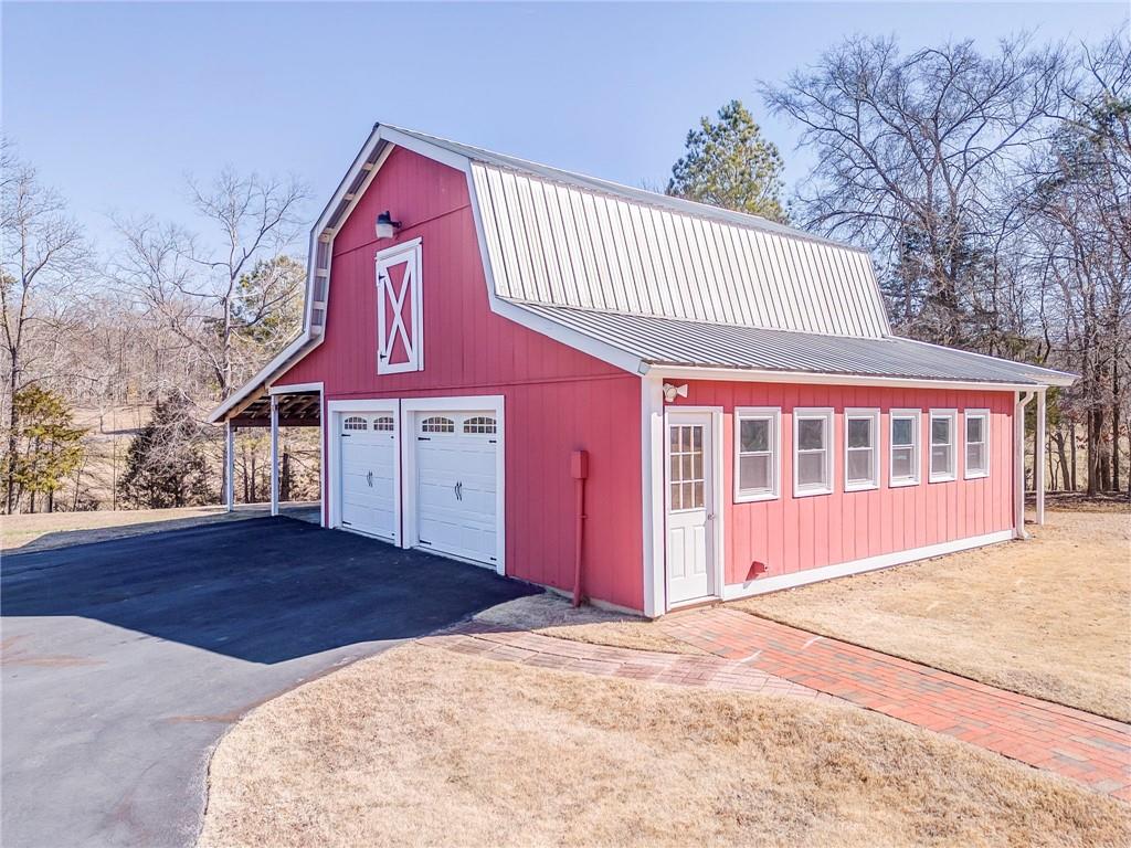 887 Big Springs Road SE