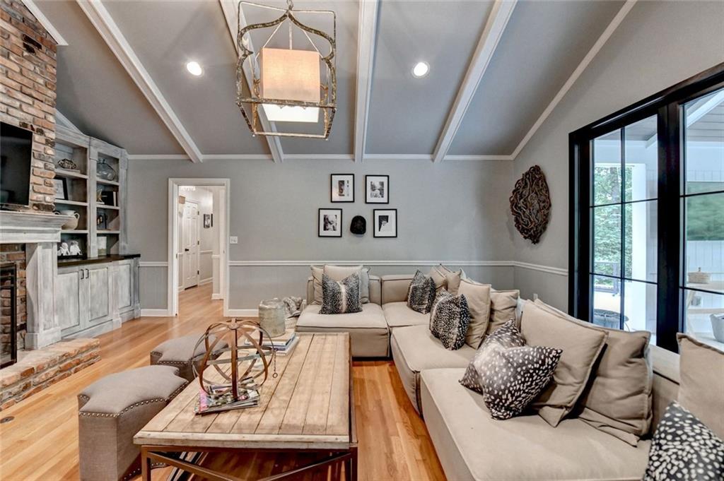 5475 Trowbridge Drive, Dunwoody, Georgia image 7