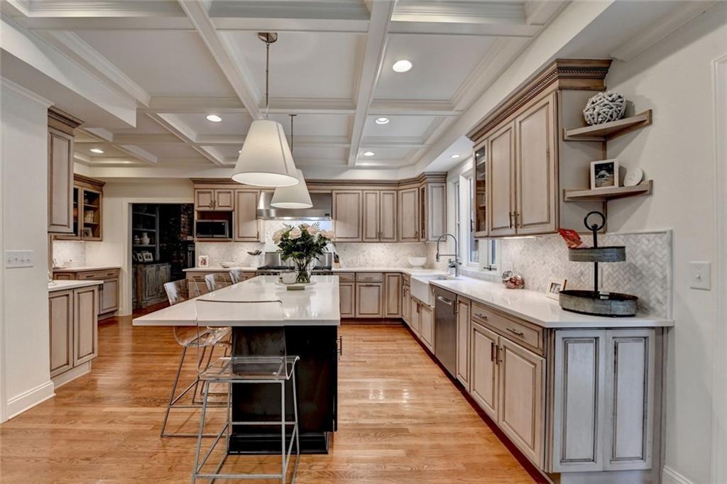 5475 Trowbridge Drive, Dunwoody, Georgia image 13