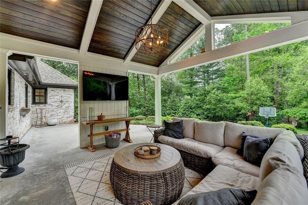 5475 Trowbridge Drive, Dunwoody, Georgia image 32