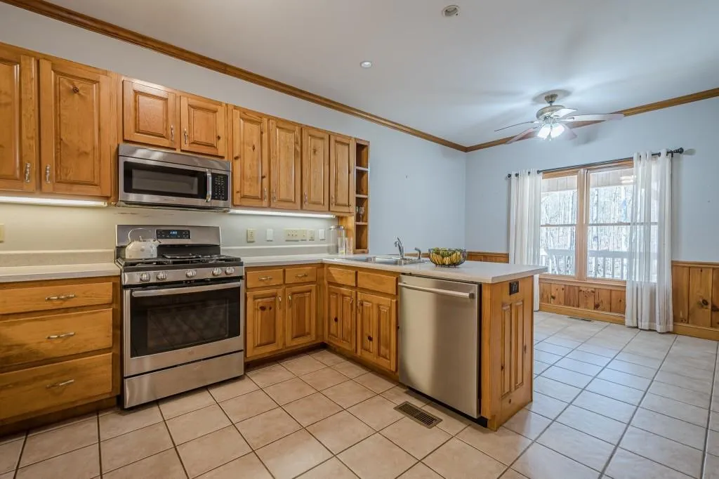 Ball Ground, Georgia 30107, United States, 3 Bedrooms Bedrooms, ,2 BathroomsBathrooms,Residential,Active,93116