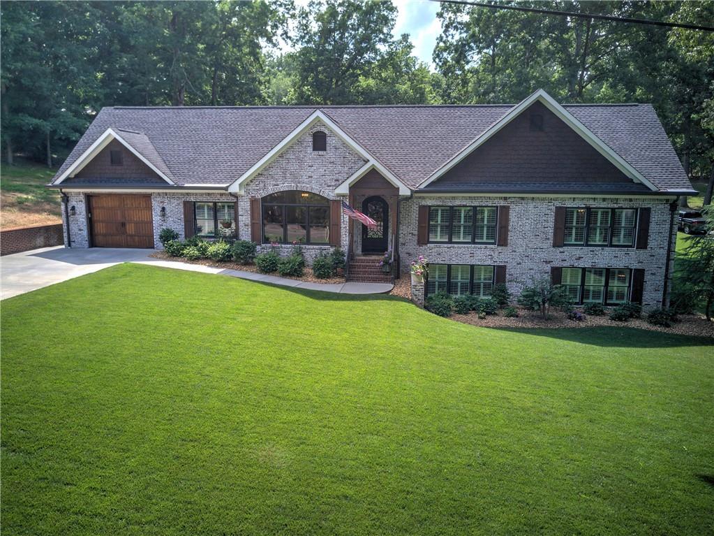 200 Sherwood Drive, Calhoun, Georgia image 2