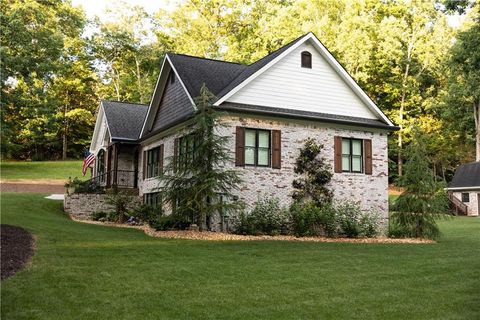 A home in Calhoun