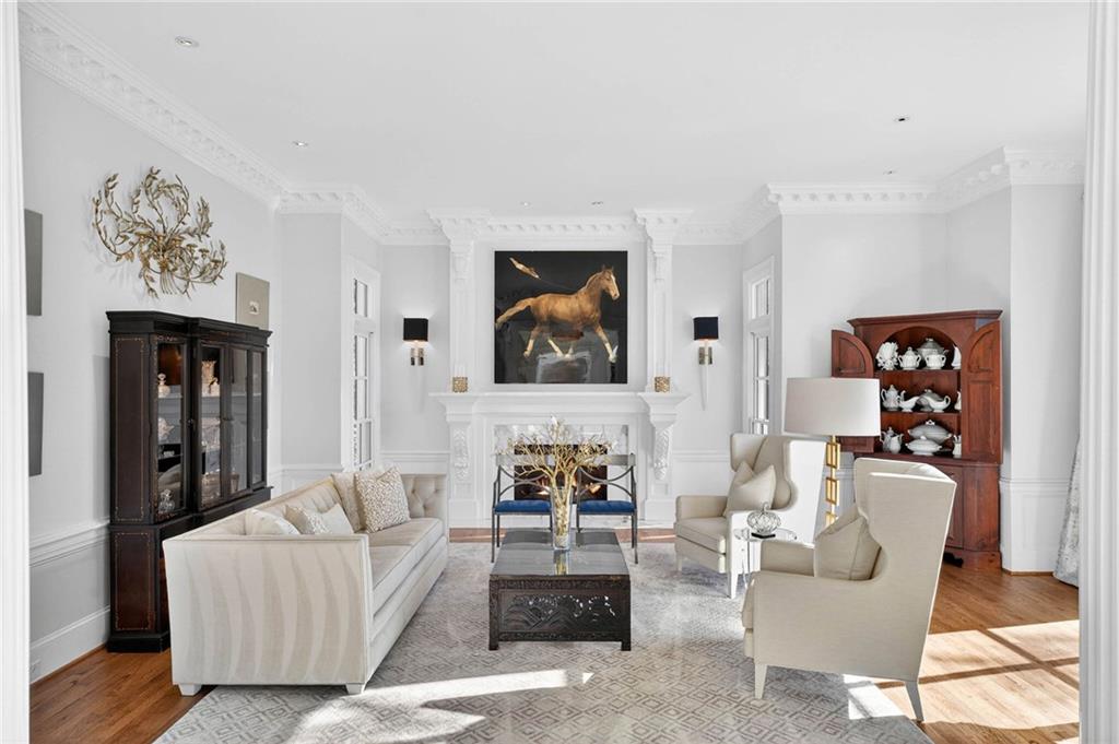 3595 Tuxedo Court NW