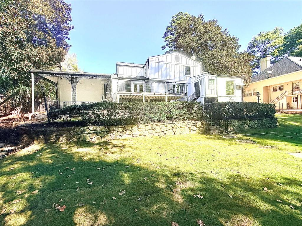 200 W Paces Ferry Road NW