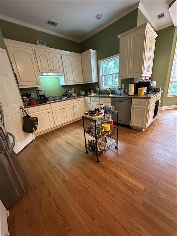 2051 Lindsay Lane