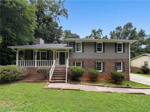 Homes For Sale - 6486 Lynndale Lane<br/> Clayton County, Morrow, GA 30260