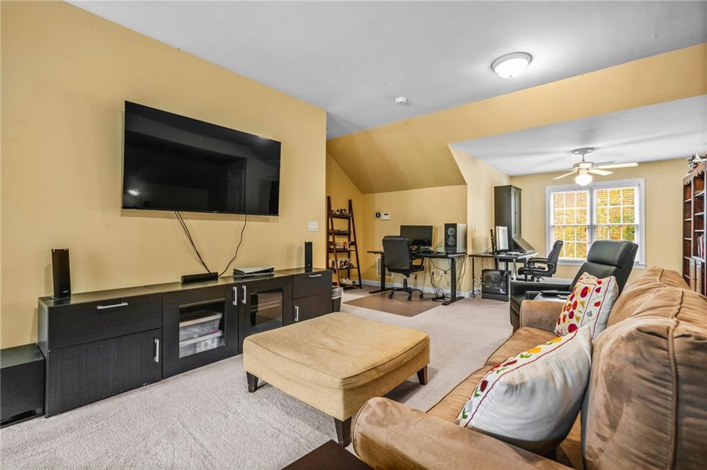 Easthampton - The Ridge - Residential