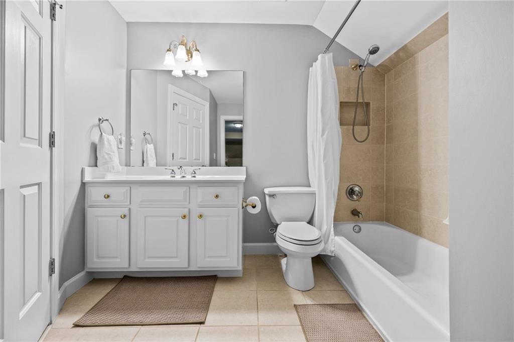 Easthampton - The Ridge - Residential